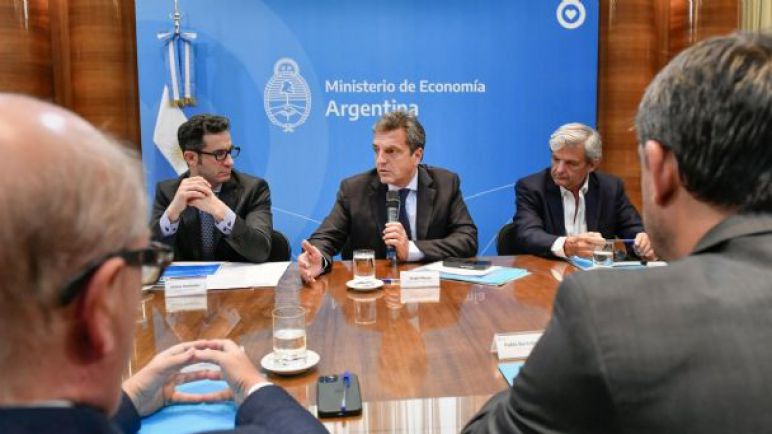 Massa pidió a empresas y supermercados "trabajar juntos para bajar la inflación"
